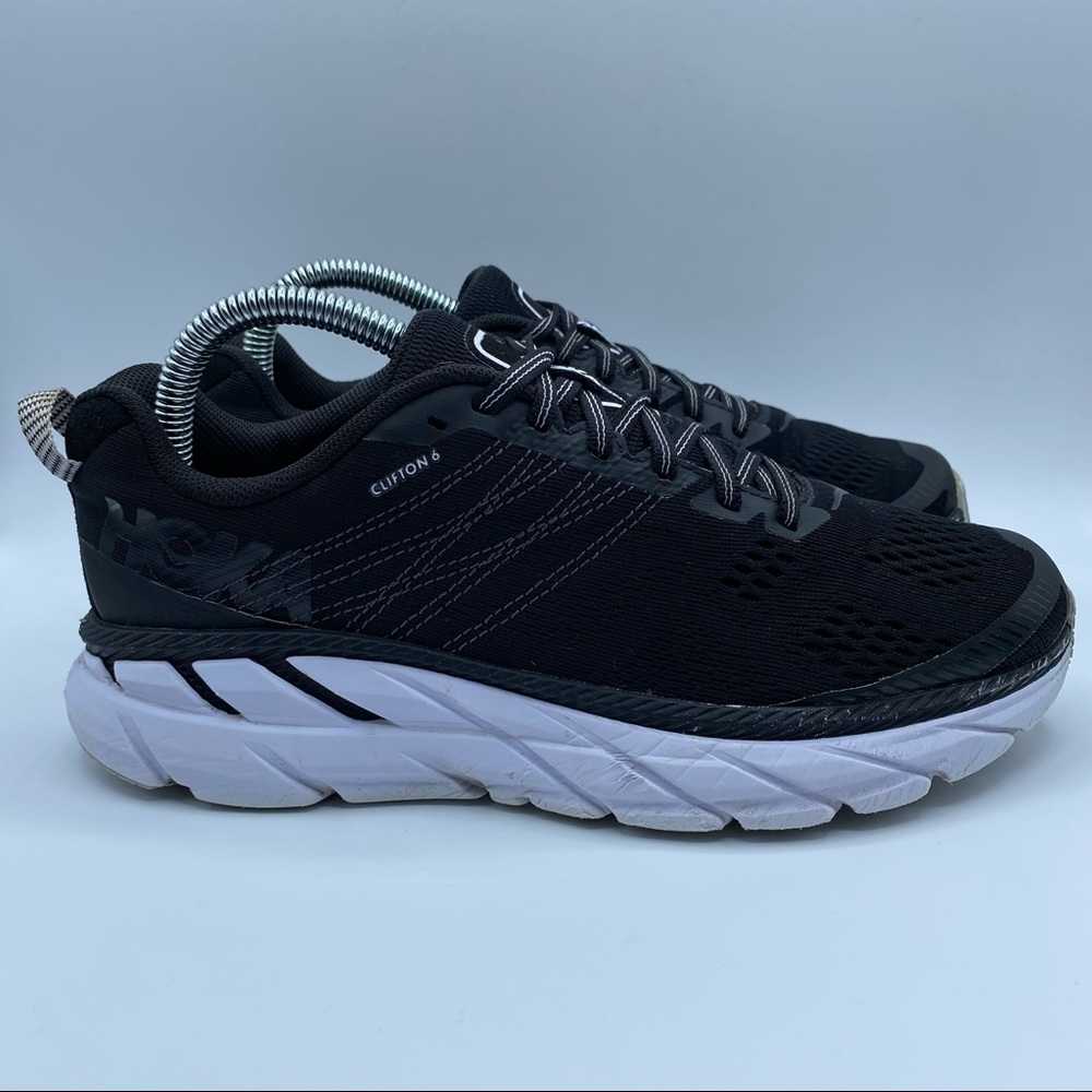 Hoka One One Womens Clifton 6 (1102873 BWHT) Black Running Shoes Size 7 Lace Up